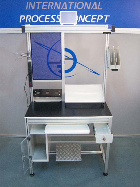 POSTES DE TRAVAIL ET MOBILIER TECHNIQUE<br />Poste de travail ergonomique