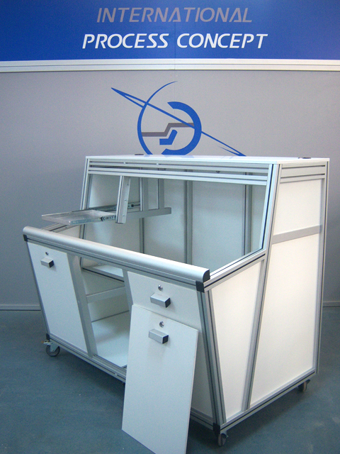 POSTES DE TRAVAIL ET MOBILIER TECHNIQUE<br />Poste de câblage incliné 